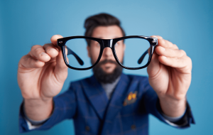 FEMTO LASIK overview image explaining the procedure and its benefits
